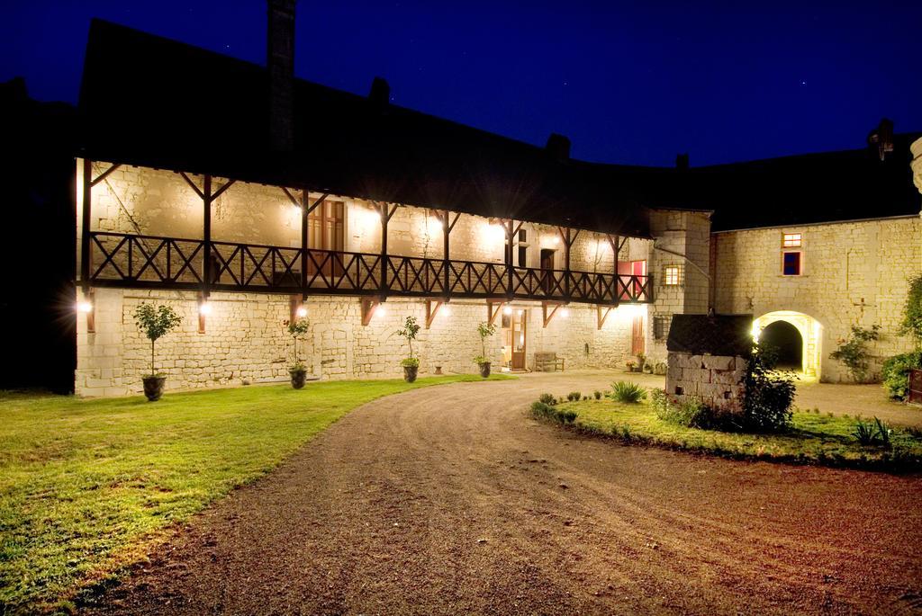 Roiffé Chateau De La Roche Martel Bed & Breakfast エクステリア 写真