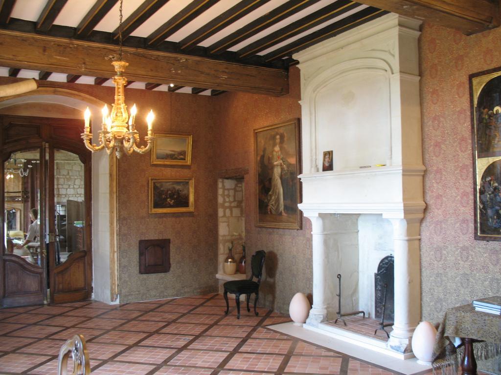 Roiffé Chateau De La Roche Martel Bed & Breakfast エクステリア 写真